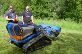 Funkraupe Mähraupe Göttingen Kassel Grasmulchen